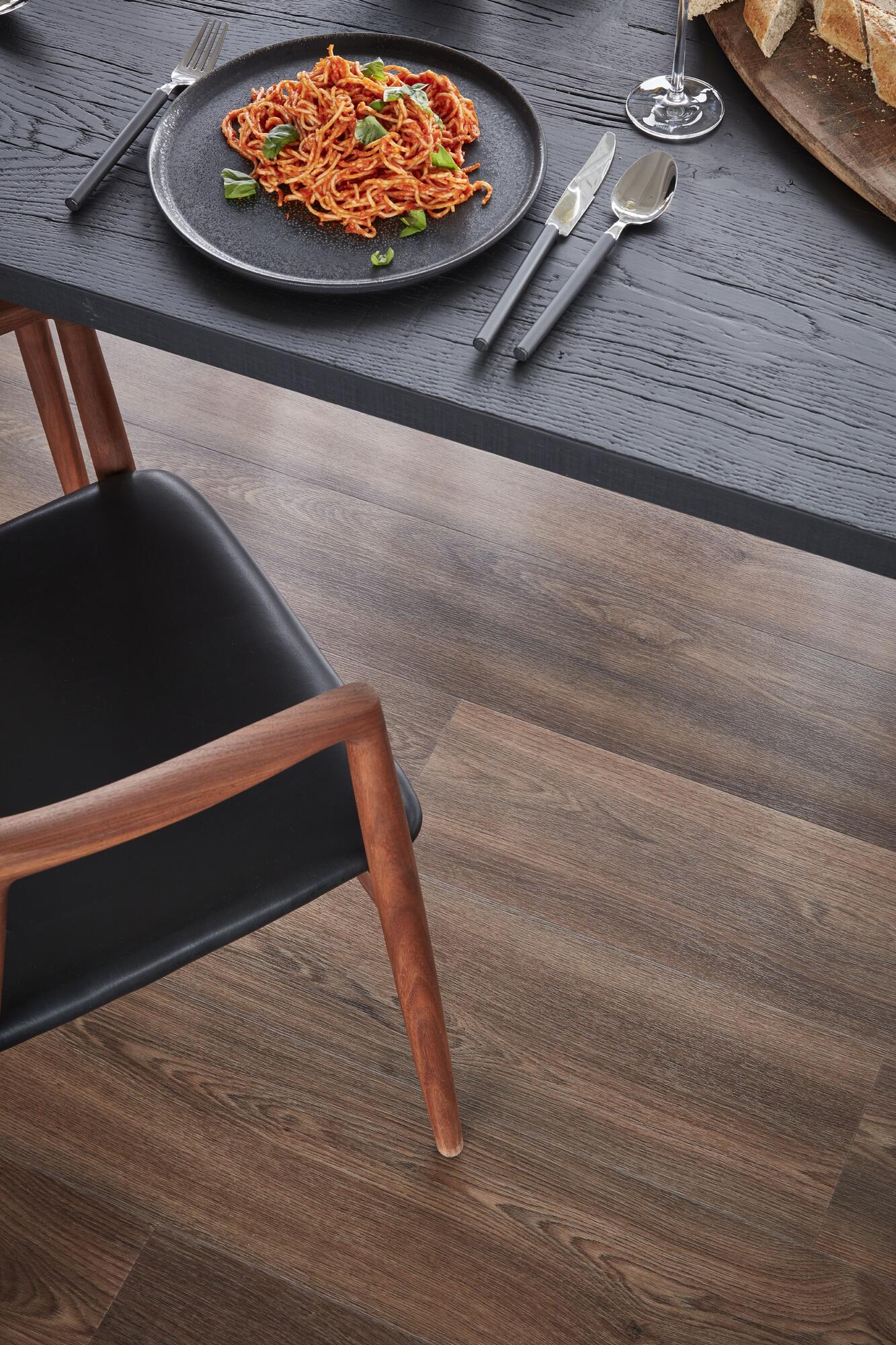 columbian oak 663d_lvt_1326x204_berryalloc_rsh_07